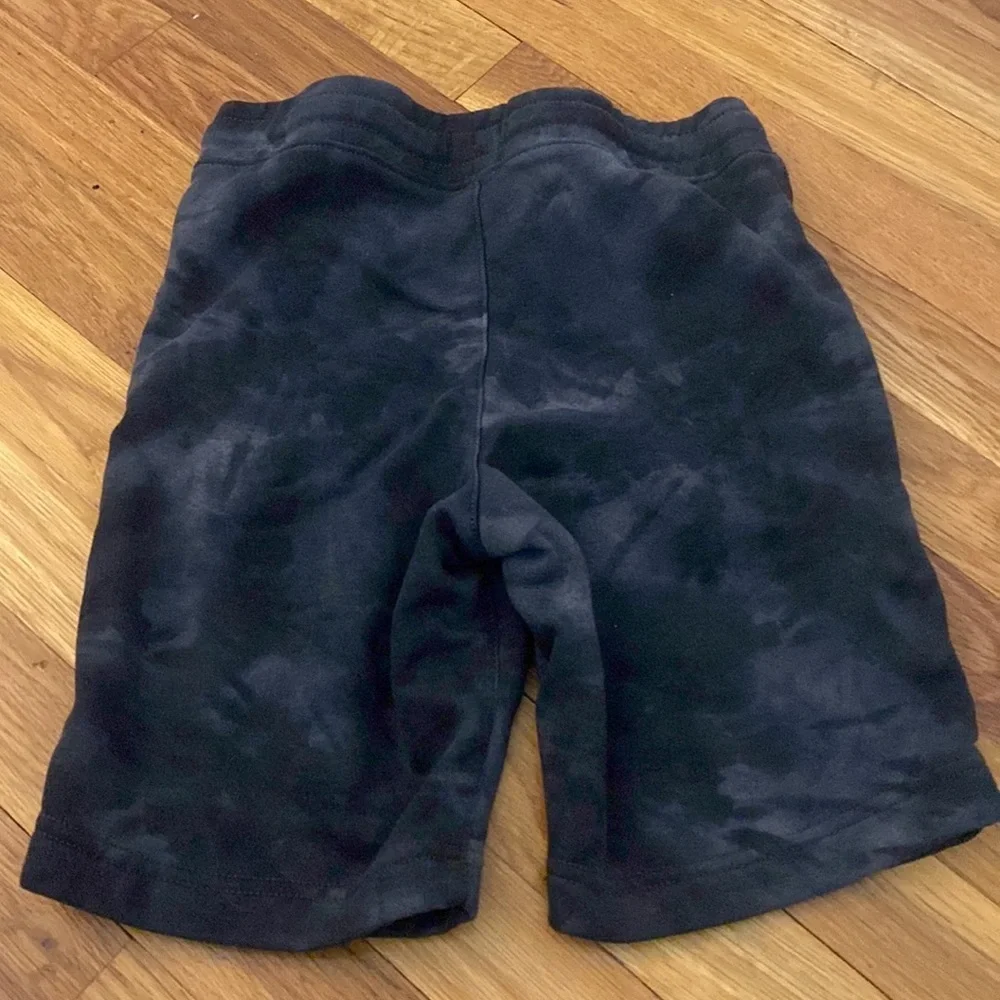 Old Navy Boys Gray Cotton Shorts Size M
